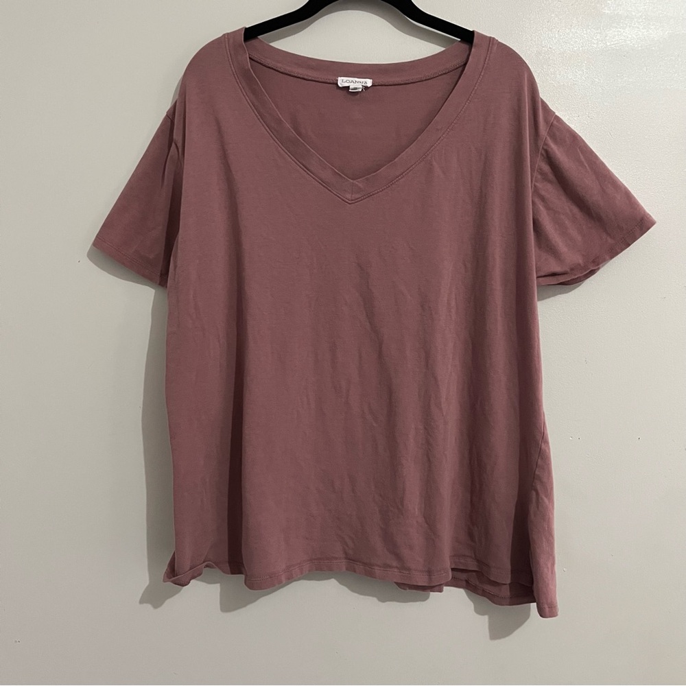 Loanna Mauve V-Neck Short Sleeve Tee 2X